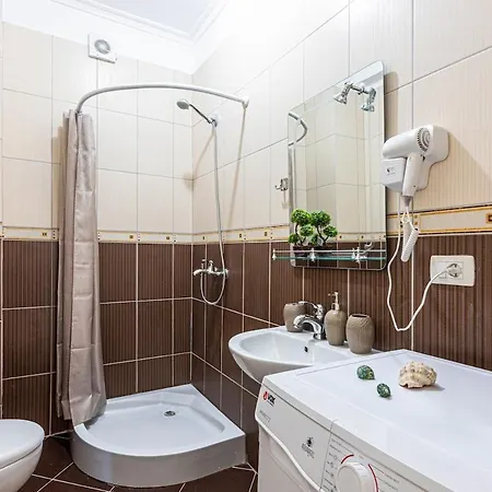 Charm 1, 1br W Kitchen, Parking & Patio * Sarandë