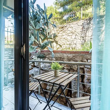 Charm 1, 1br W Kitchen, Parking & Patio Saranda