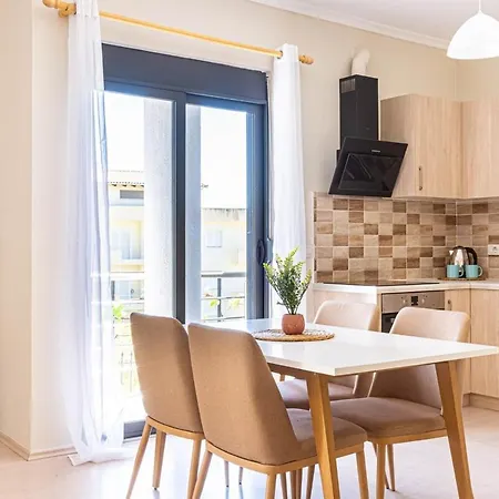 Apartament Charm 1, 1br W Kitchen, Parking & Patio Saranda