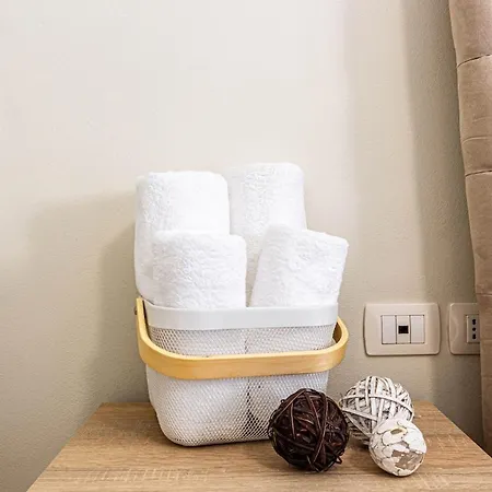 Charm 1, 1br W Kitchen, Parking & Patio