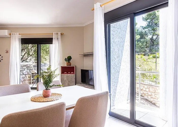 Apartman Charm 1, 1br W Kitchen, Parking & Patio