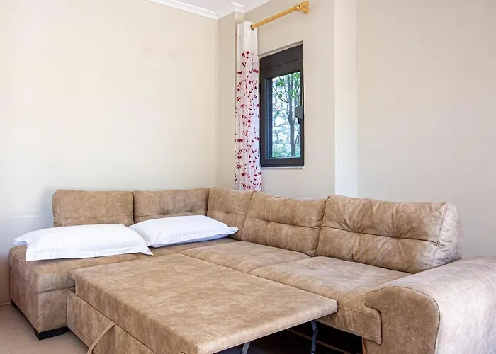 Apartman Charm 1, 1br W Kitchen, Parking & Patio *