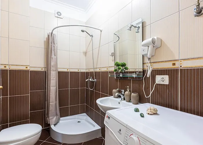 Charm 1, 1br W Kitchen, Parking & Patio * Sarandë