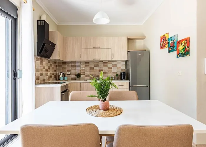 Charm 1, 1br W Kitchen, Parking & Patio Apartmán Sarandë