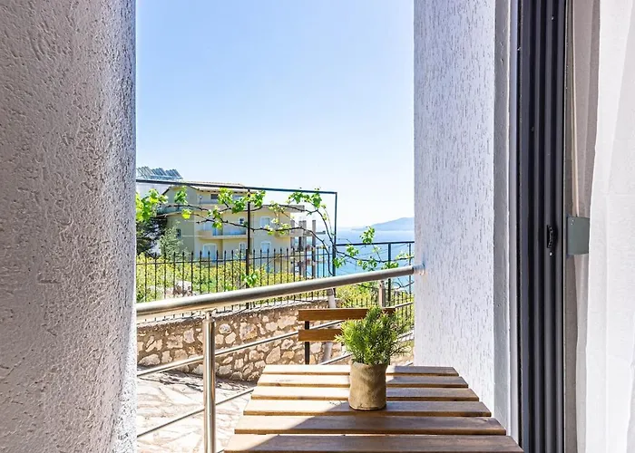 Charm 1, 1br W Kitchen, Parking & Patio *